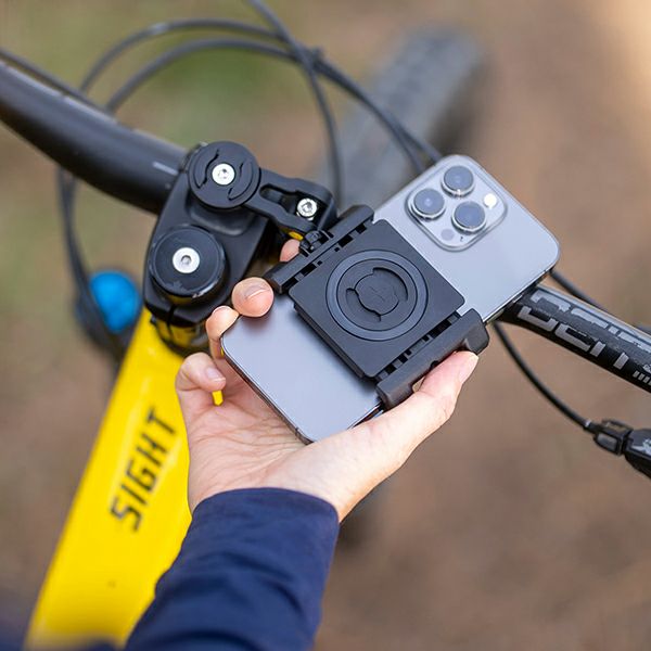 SP CONNECT 【SPC+】 BIKE BUNDLE UNIVERSAL PHONE CLAMP+UNIVERSAL BIKE MOUNT/エスピーコネクト  バイクバンドル ユニバーサルフォンクランプ+ユニバーサルバイクマウント/52300 | Intertec Online Store